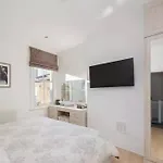 Flat In London