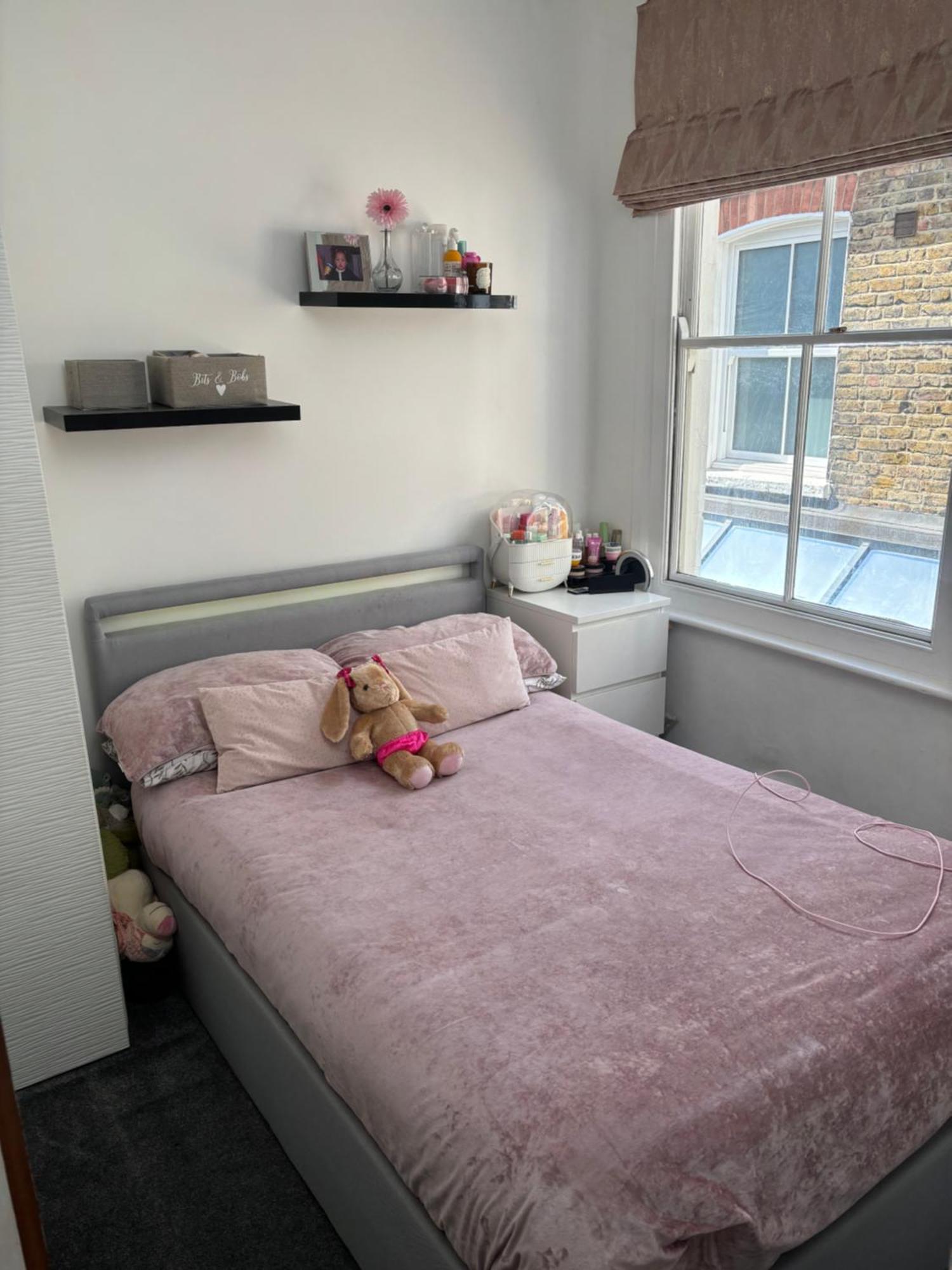 Flat In * Londra